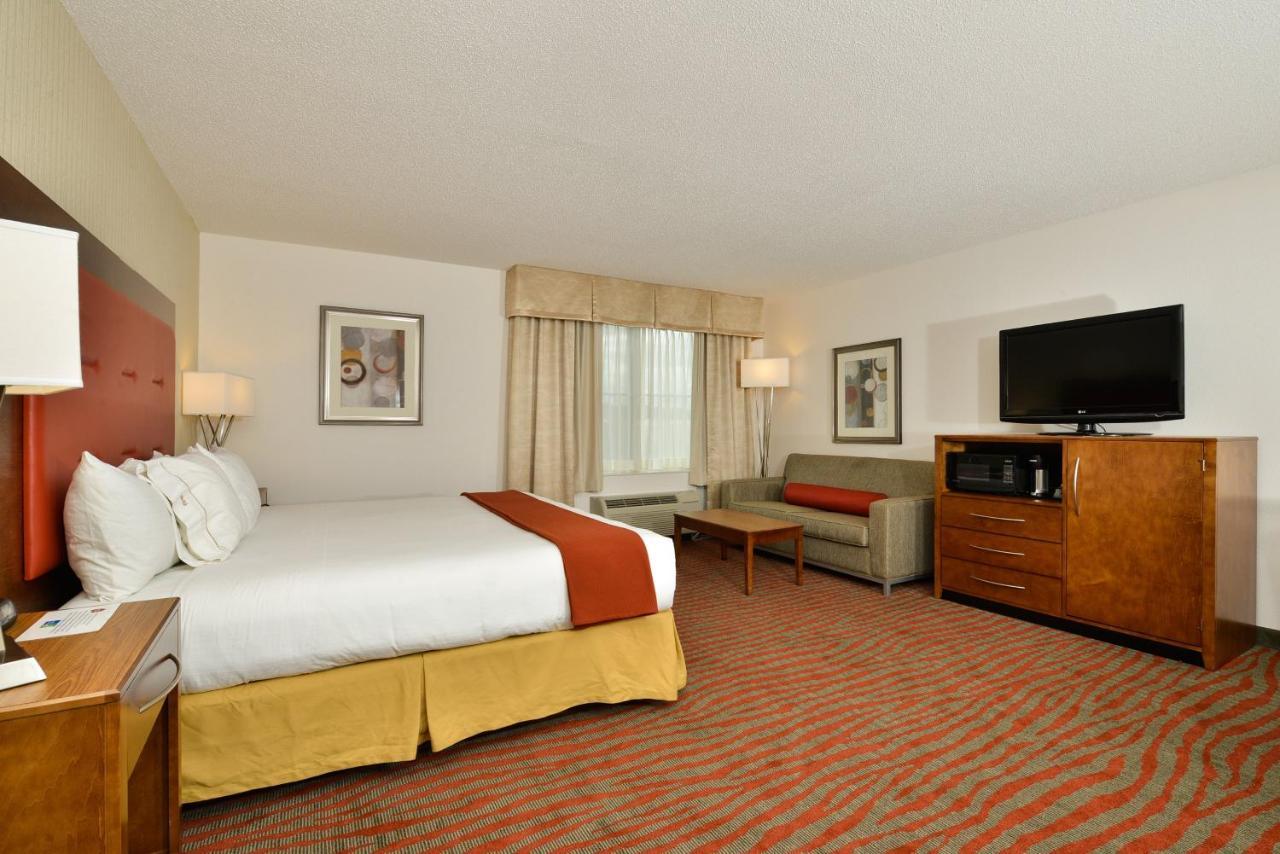 Holiday Inn Express Boston-Milford By Ihg Exterior foto